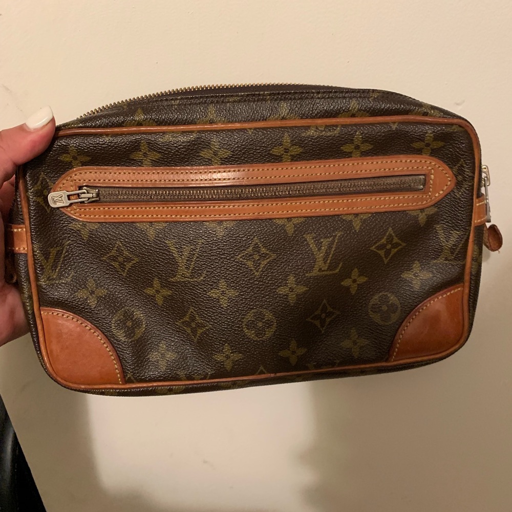 Louis Vuitton wristlet/pouch